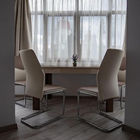 Apartament Natalia Tîrgu Ocna Eksteriør bilde