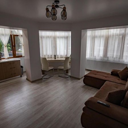 Apartament Natalia Tîrgu Ocna Eksteriør bilde