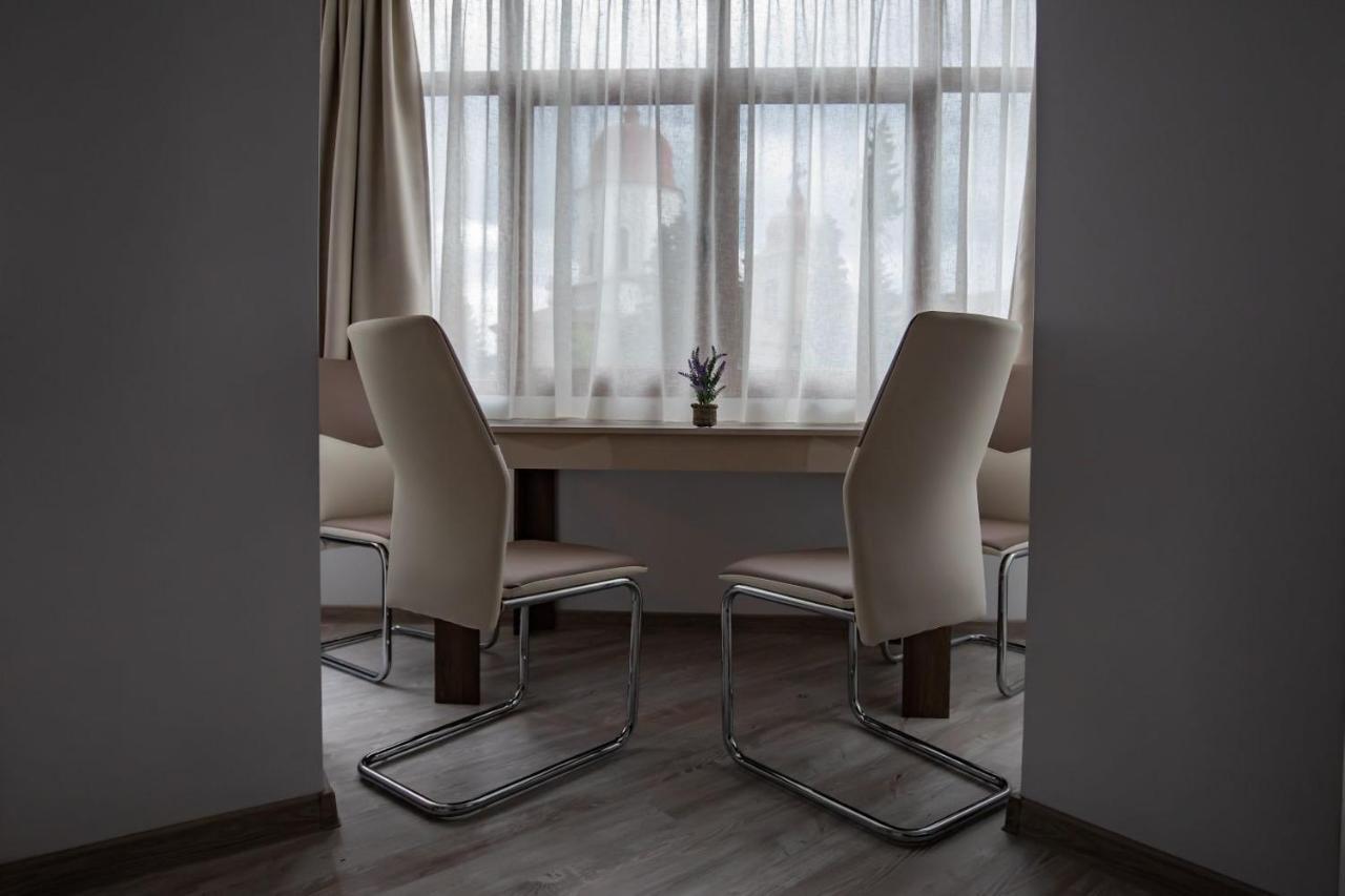Apartament Natalia Tîrgu Ocna Eksteriør bilde